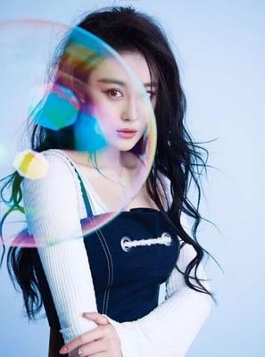 女星“整容失败”，面部变化引发质疑！