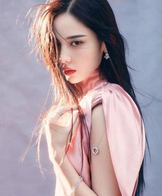 健身博主“假炫肌肉”事件曝光，粉丝被骗！